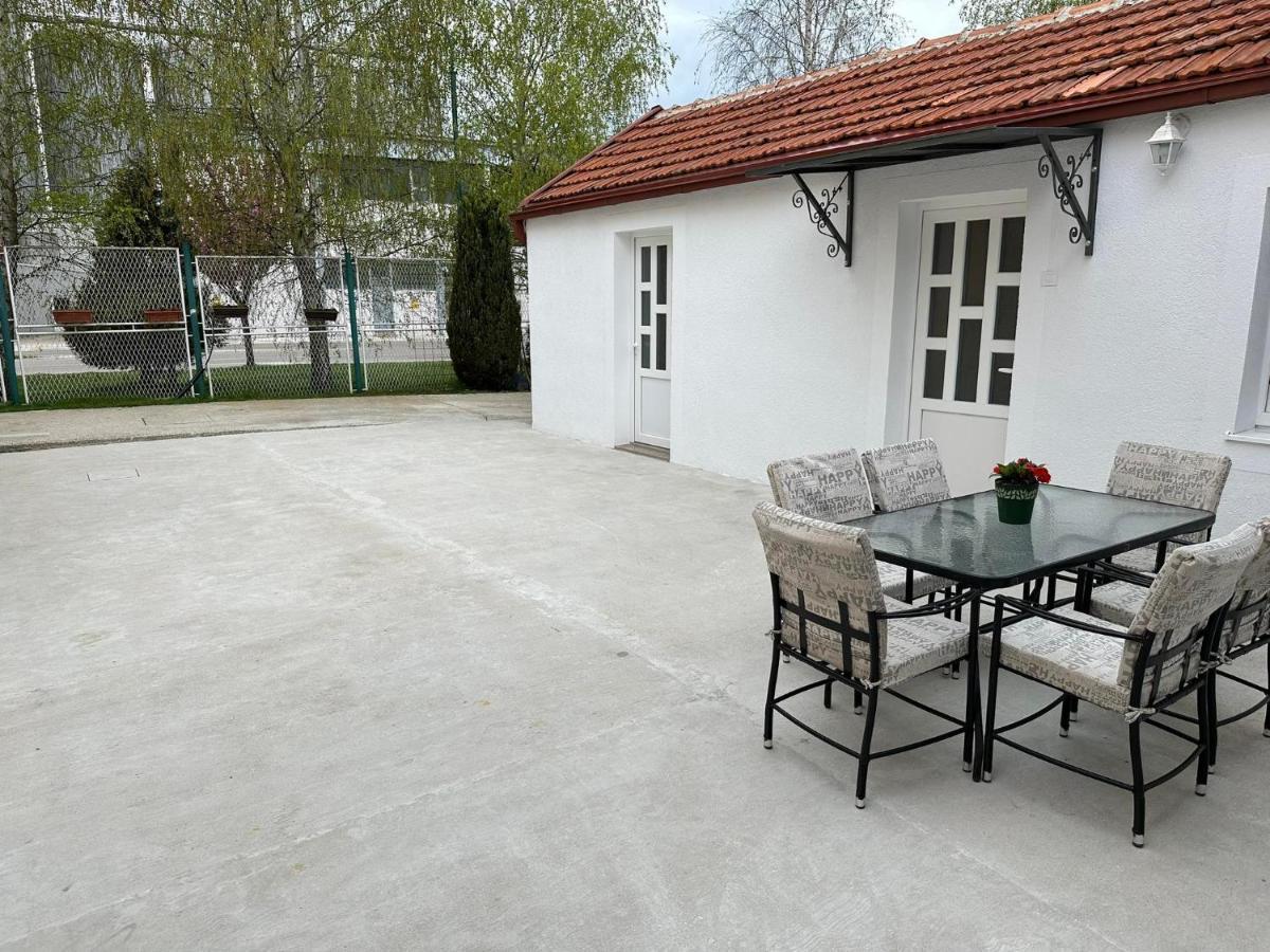 Apartmani Emily & Jully Nikšić Екстериор снимка