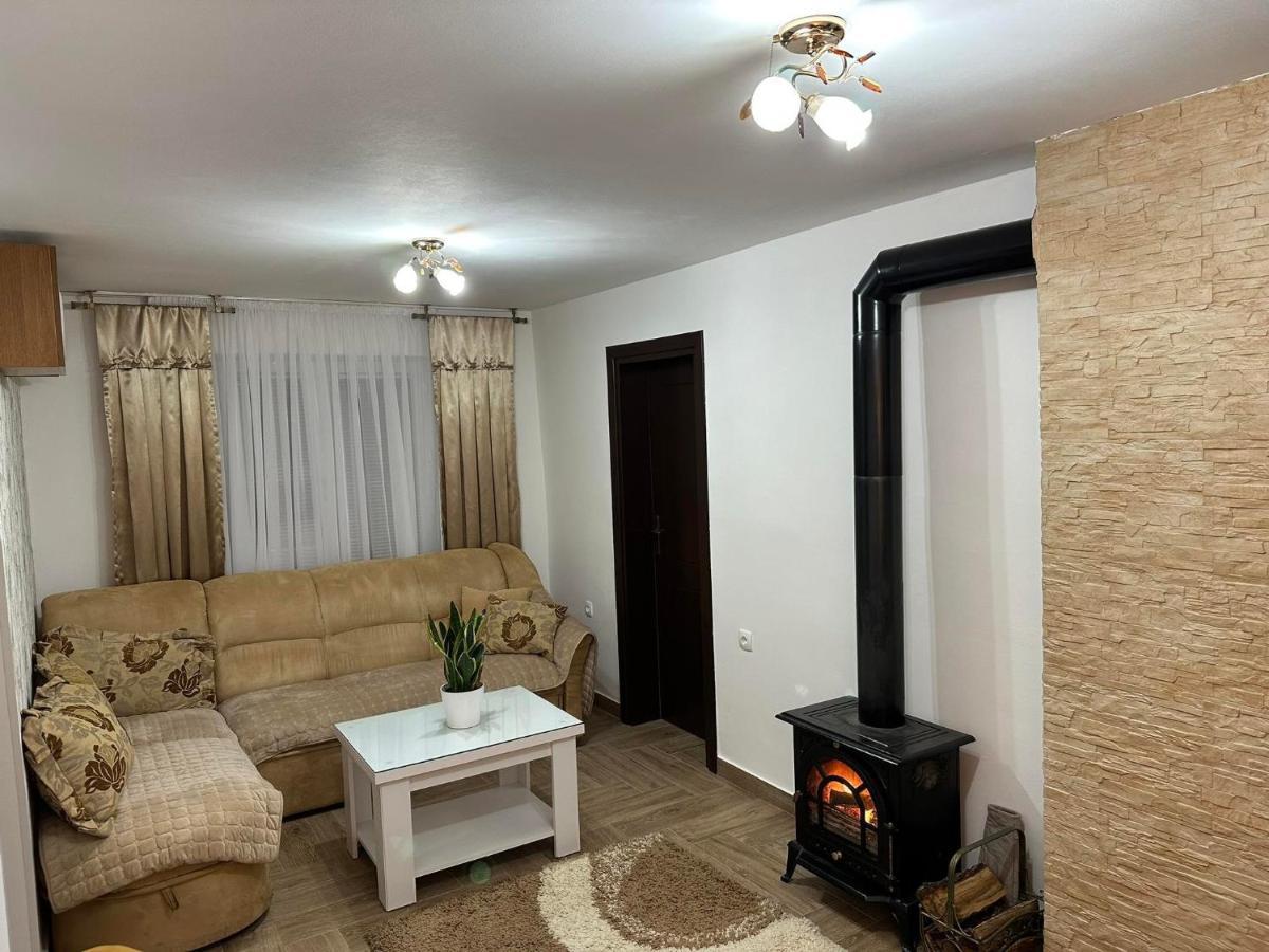 Apartmani Emily & Jully Nikšić Екстериор снимка