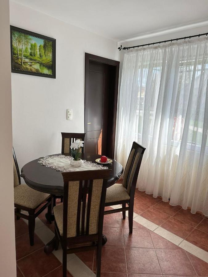 Apartmani Emily & Jully Nikšić Екстериор снимка