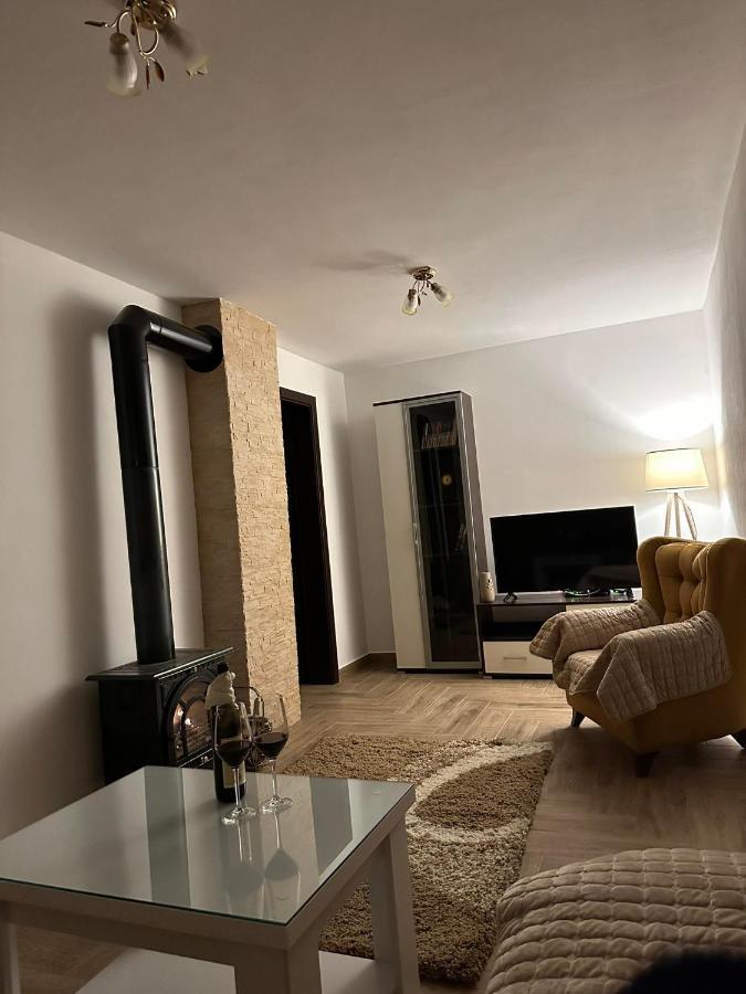 Apartmani Emily & Jully Nikšić Екстериор снимка