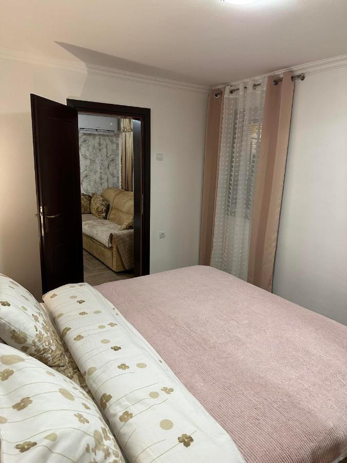 Apartmani Emily & Jully Nikšić Екстериор снимка