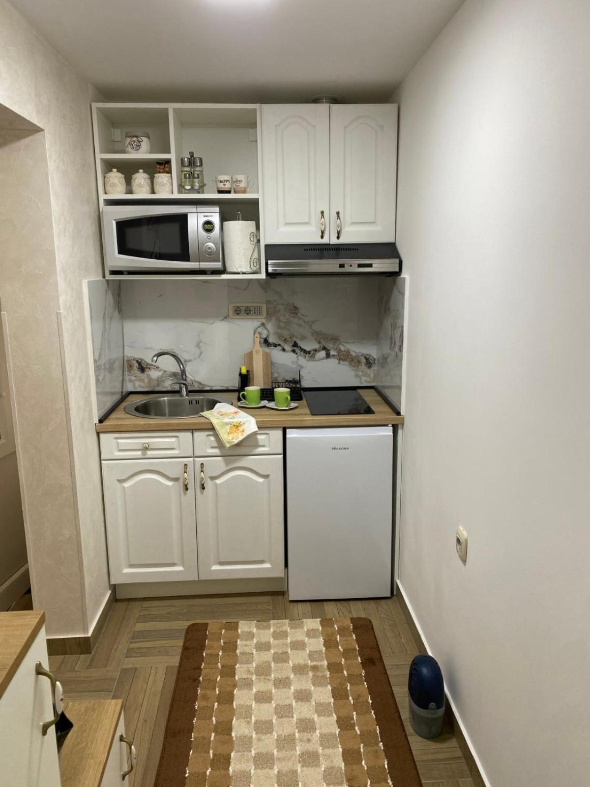 Apartmani Emily & Jully Nikšić Екстериор снимка