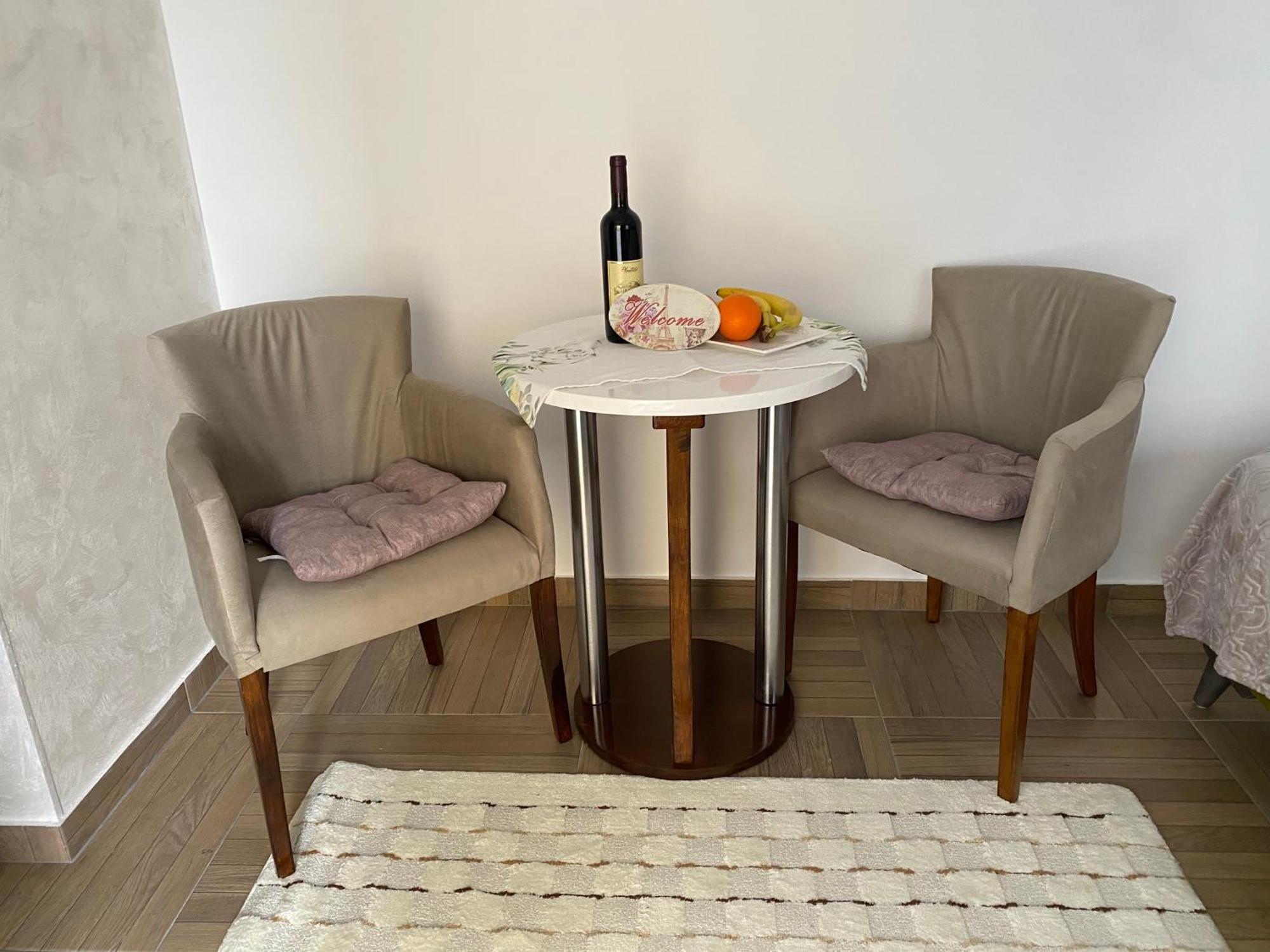 Apartmani Emily & Jully Nikšić Екстериор снимка