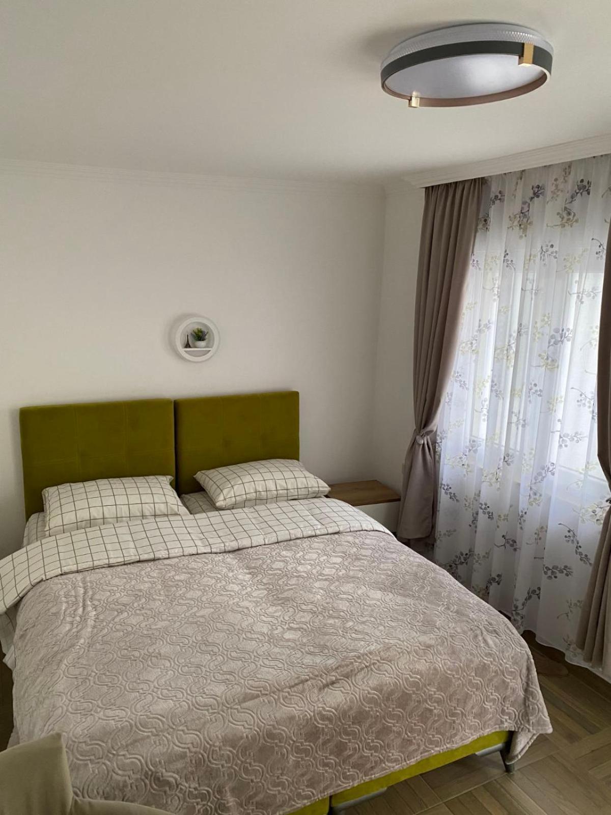 Apartmani Emily & Jully Nikšić Екстериор снимка