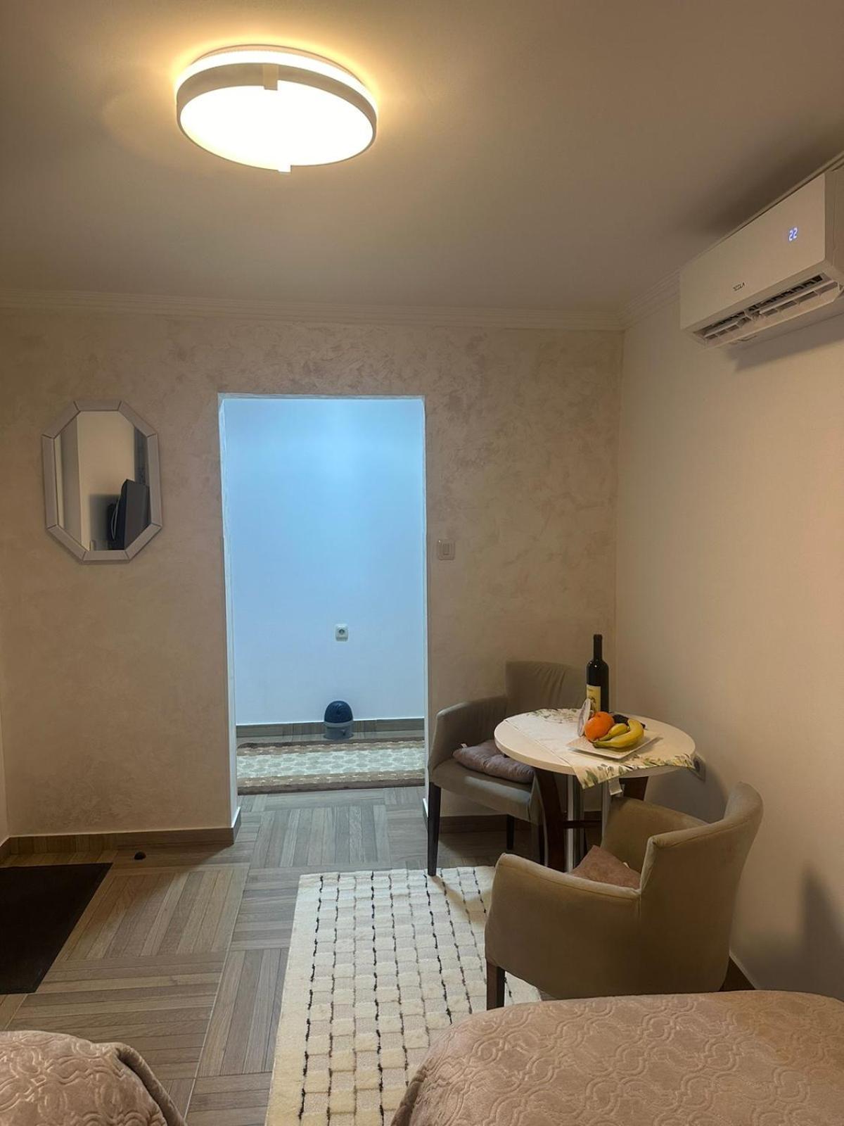 Apartmani Emily & Jully Nikšić Екстериор снимка