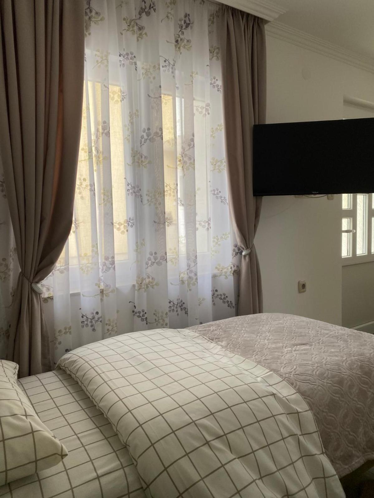 Apartmani Emily & Jully Nikšić Екстериор снимка